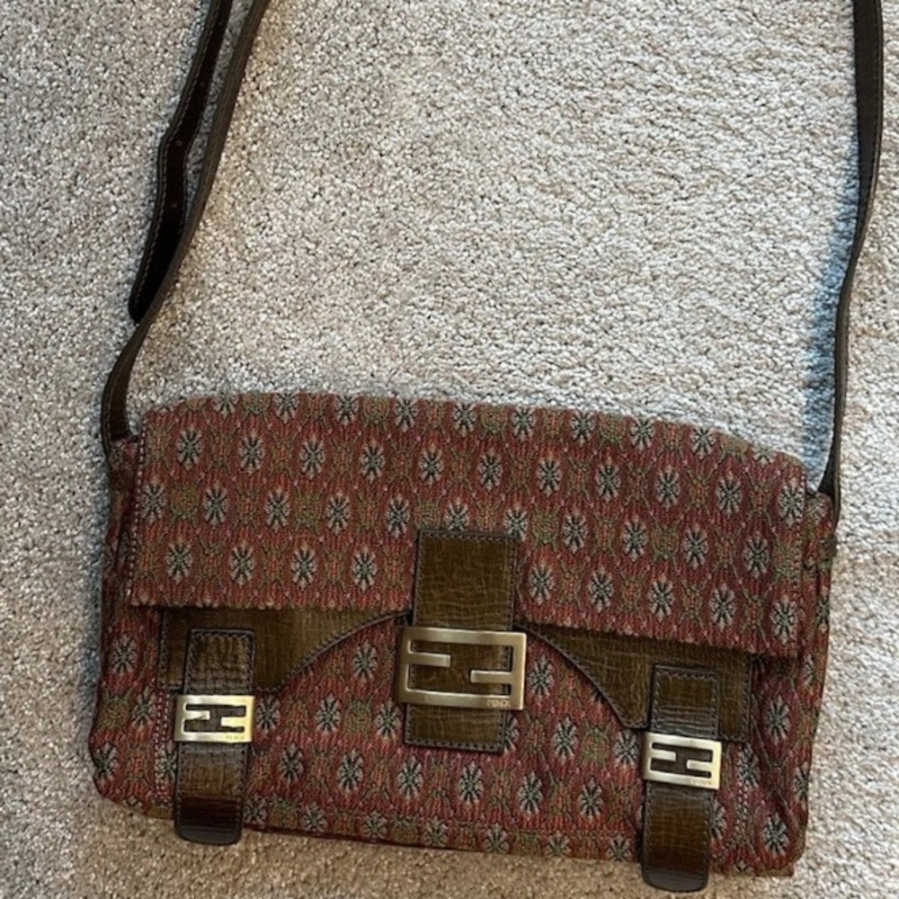 AUTHENTIC FENDI WOOL TAPESTRY LARGE BAGUETTE BAG!! SEX AND THE CITY!!